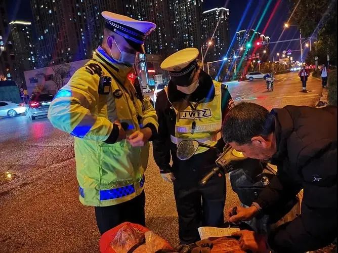 昆明交警