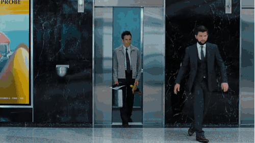 电梯突然下坠记住这个救命动作