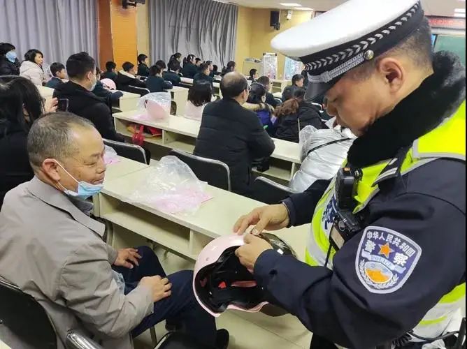 昆明交警