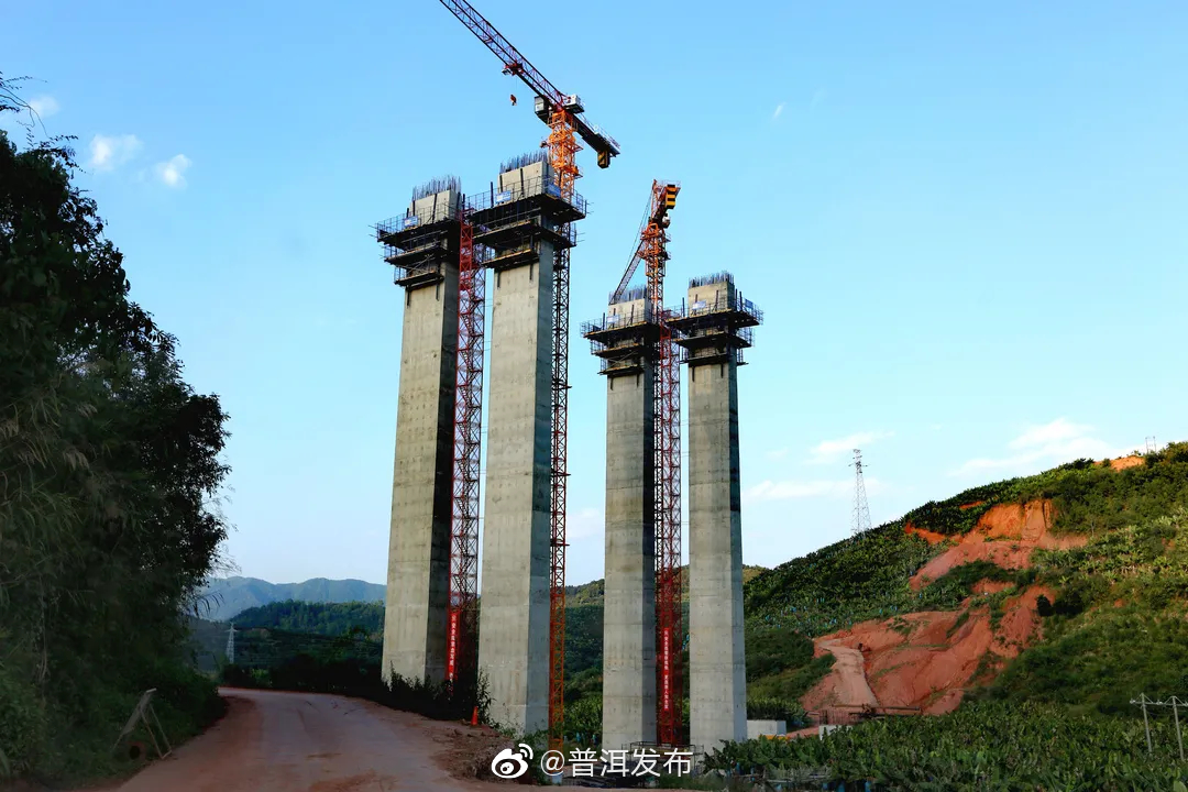  勐（醒）绿（春）高速建设首年：终日看山山不厌