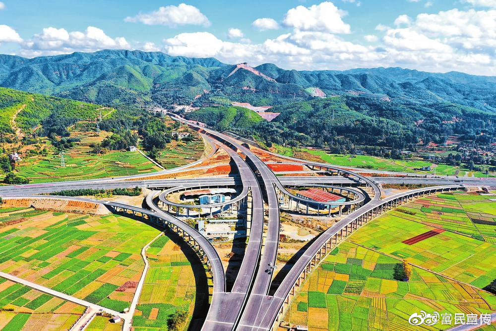 新昆楚高速公路建成通车