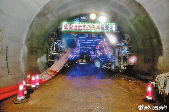 会巧高速公路8个隧道进洞施工