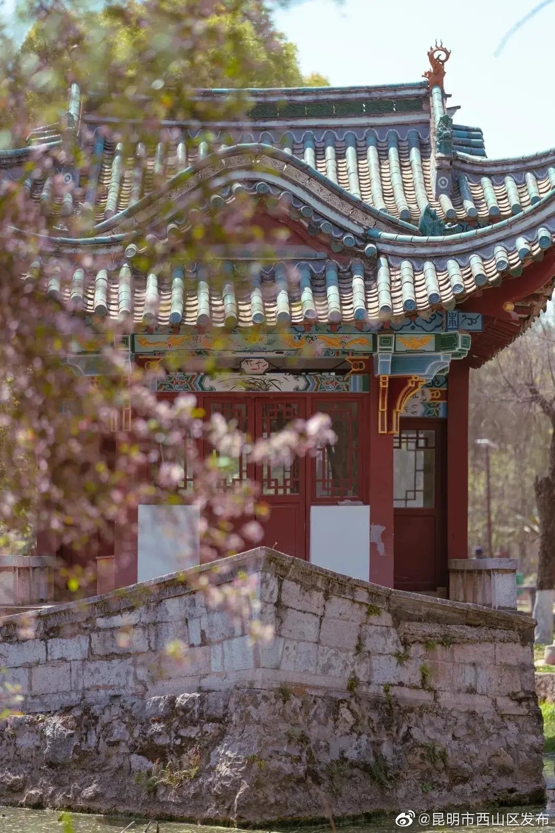 “昆明市西山区发布”微博