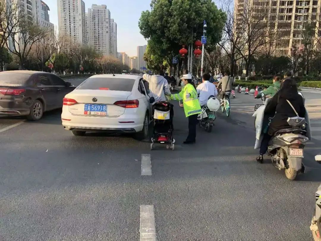昆明交警