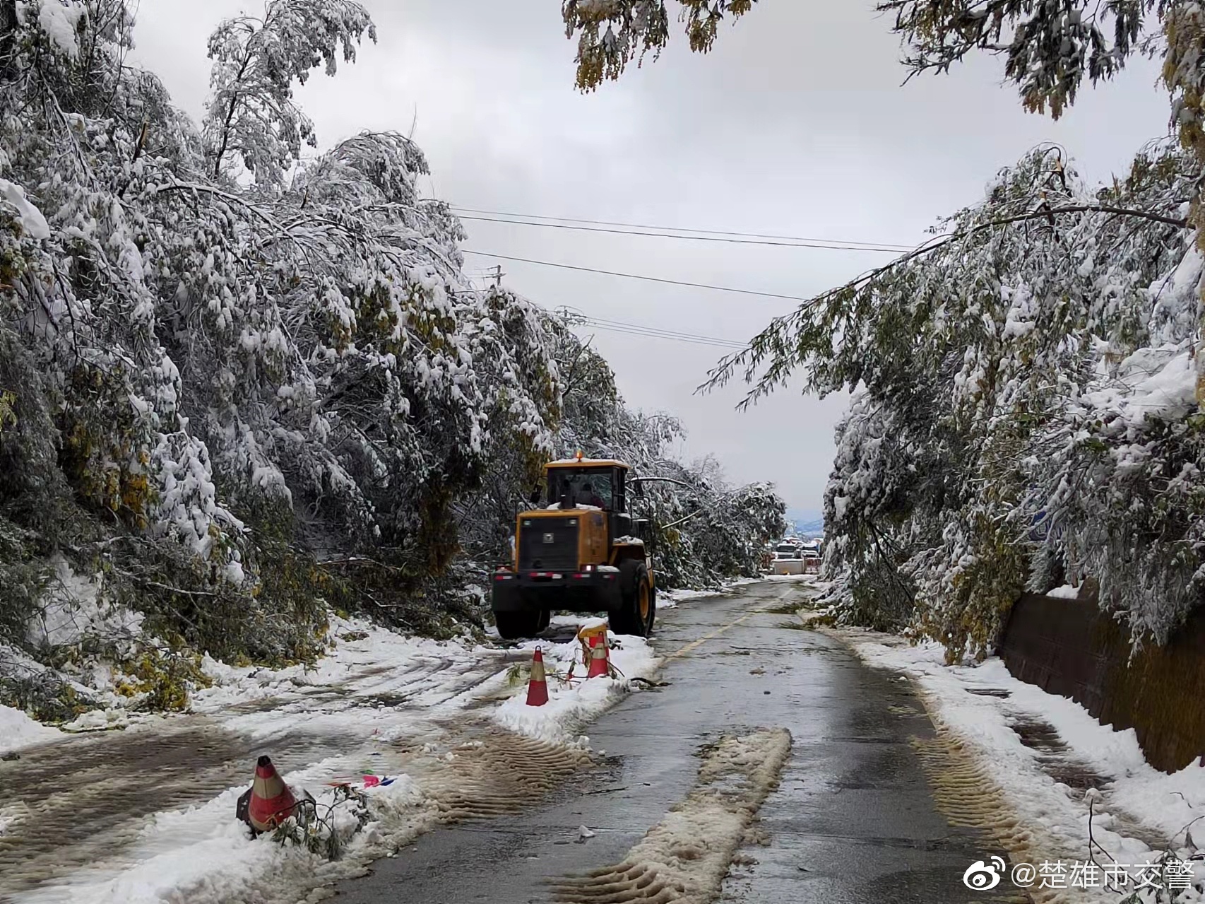 元双公路牟定方向不具备安全通行条件 