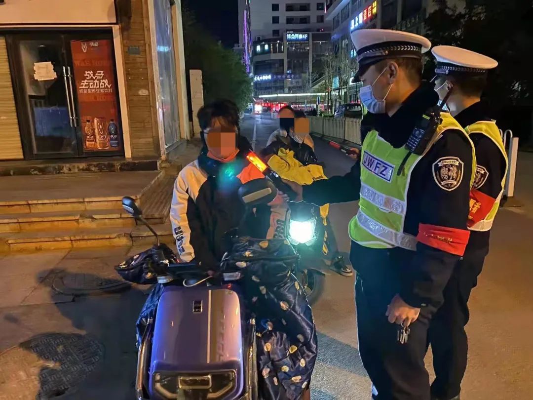 昆明交警