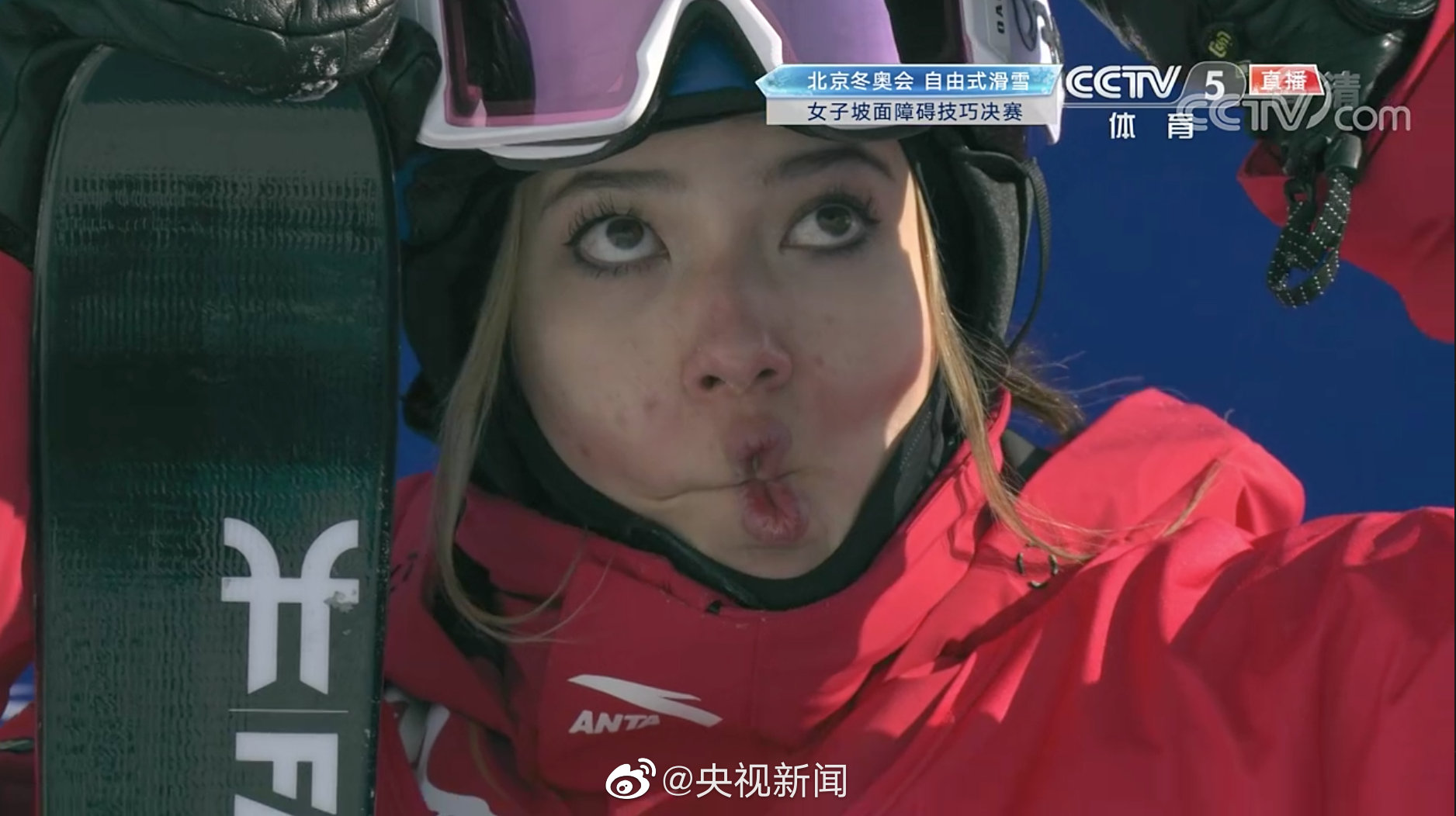 谷爱凌又扮鬼脸了 可可爱爱！