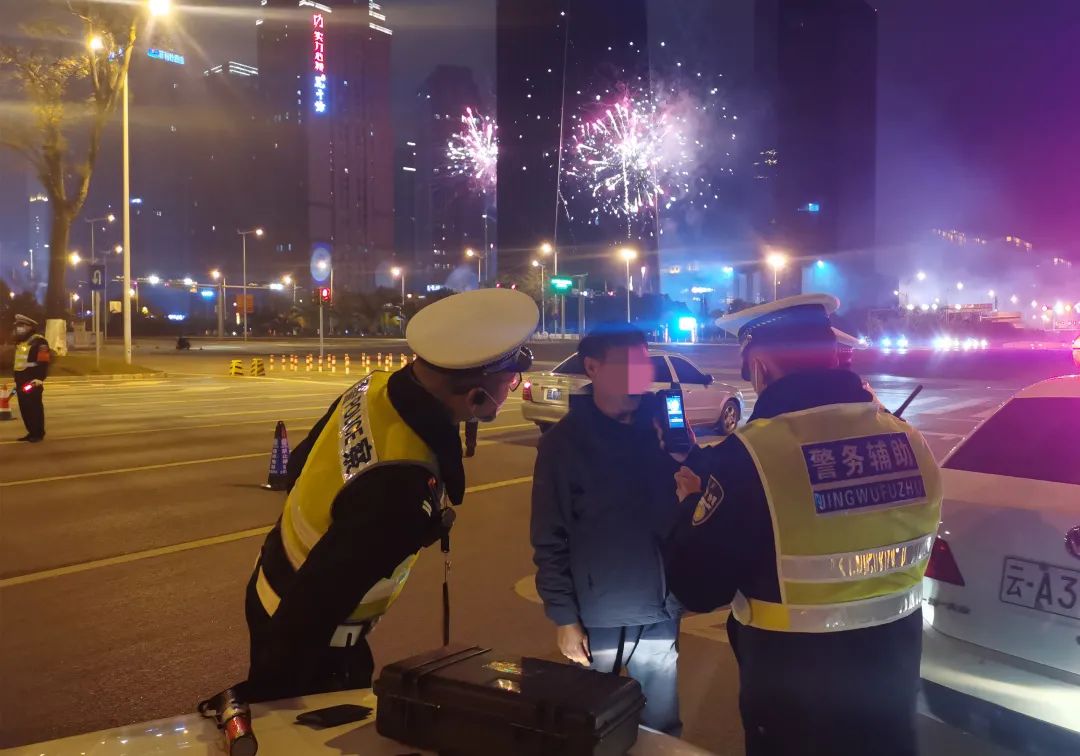 昆明交警