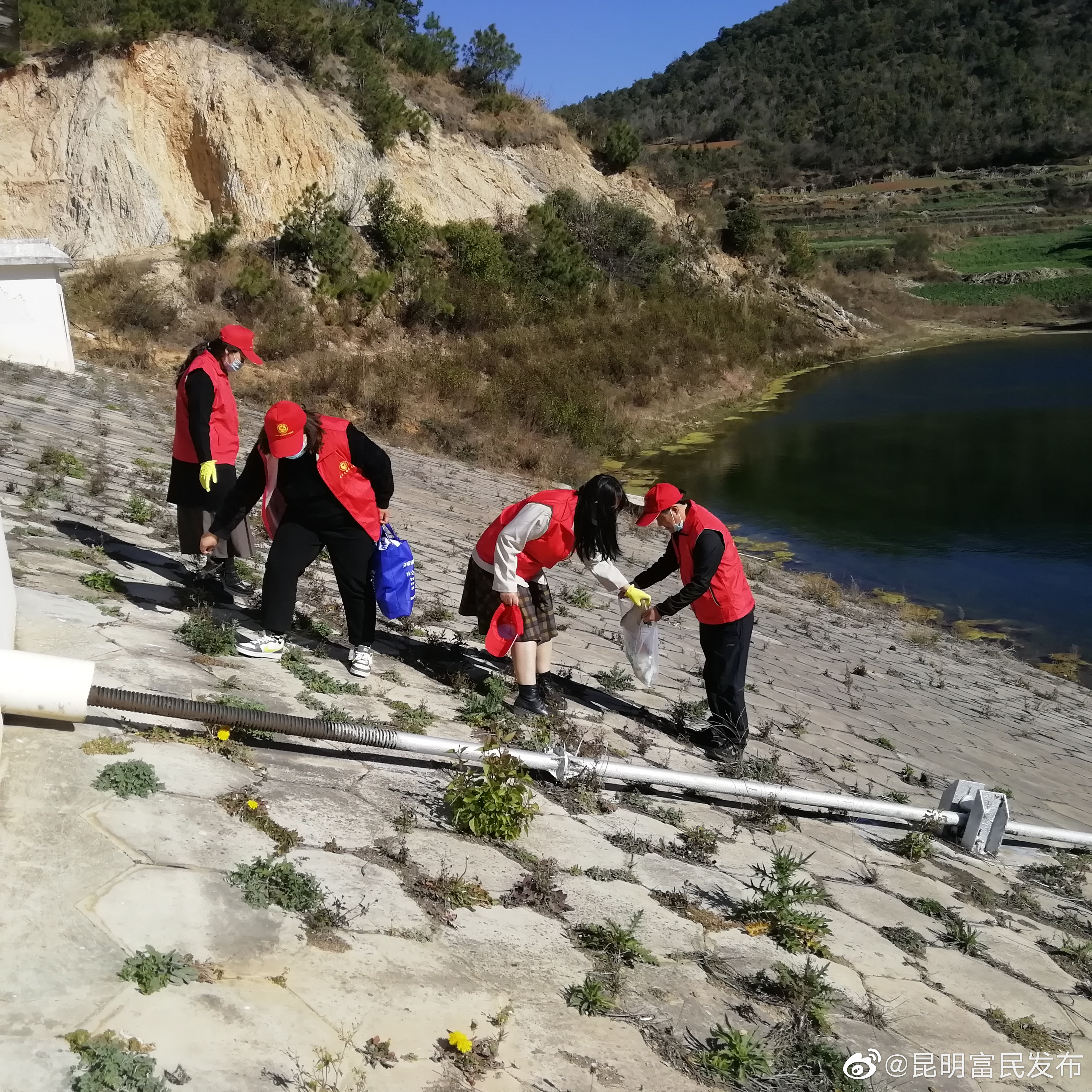 富民县卫健局开展清库巡库行动