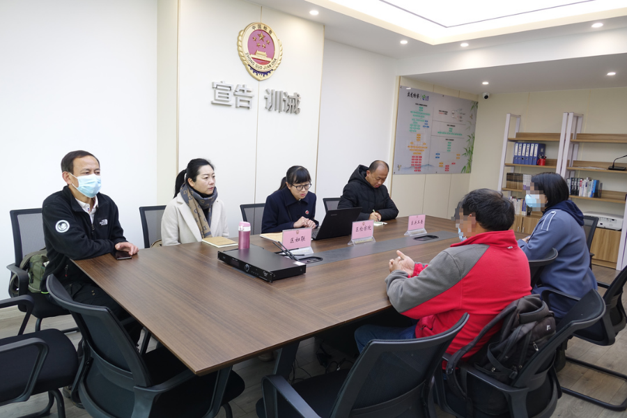 云南依法治省