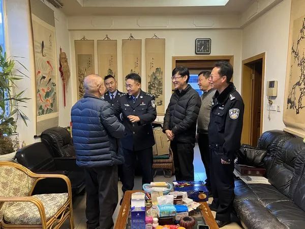 昆明交警