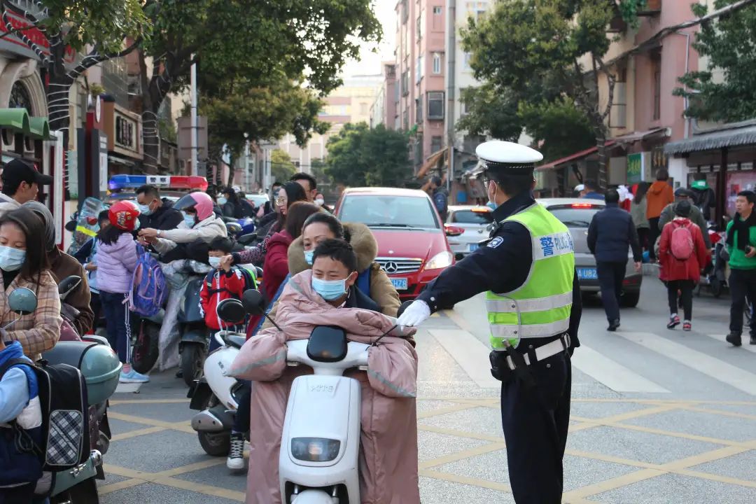 昆明交警