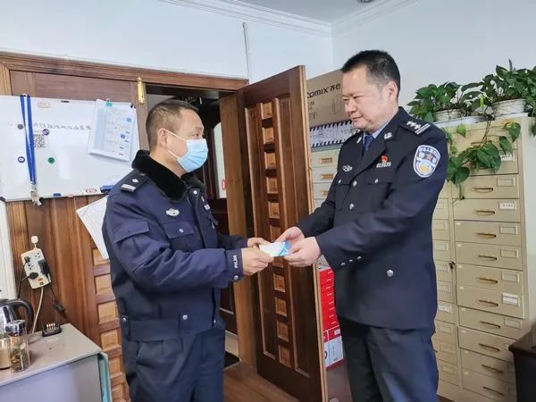 昆明交警