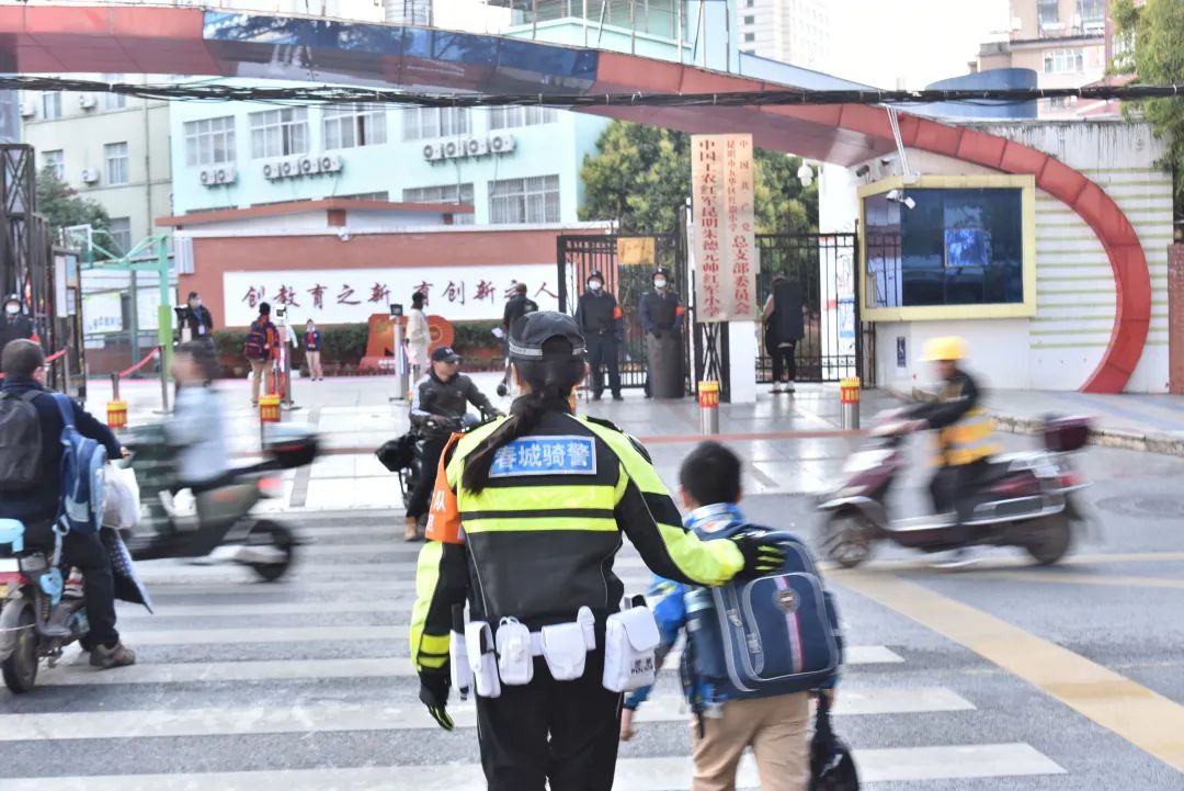 昆明交警