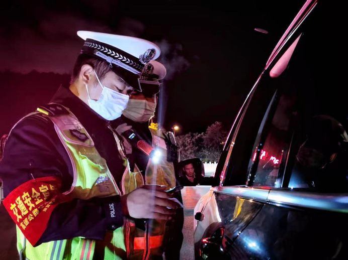 云南高速交警