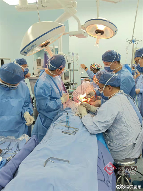 重达3公斤!云南一患者面部巨大肿瘤被成功切除