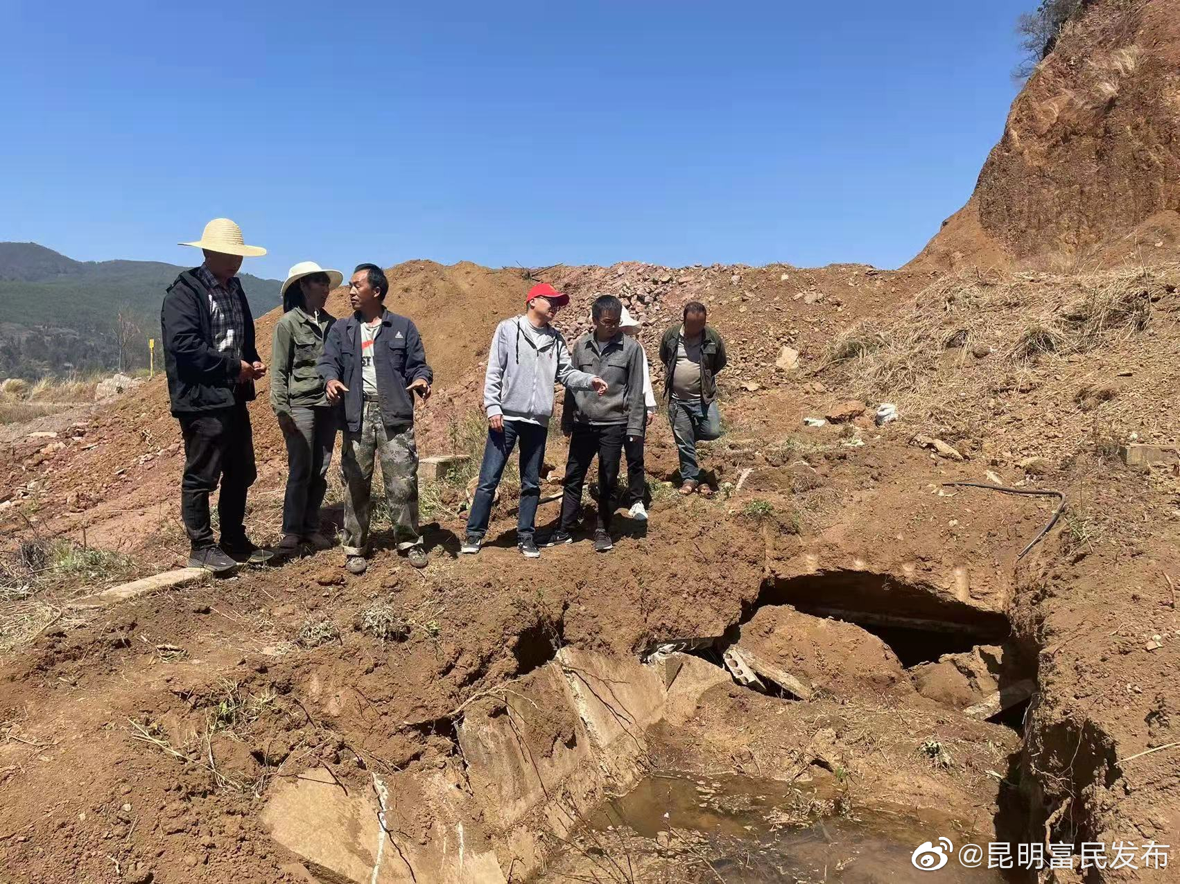 散旦镇：群众利益无小事 抢修水管保民生