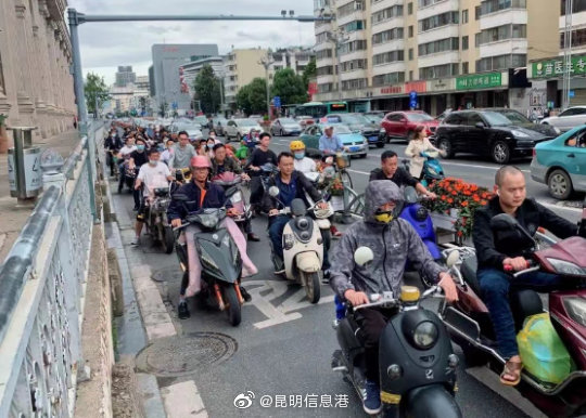 超标电单车淘汰进入1年倒计时非法“提速”冒头