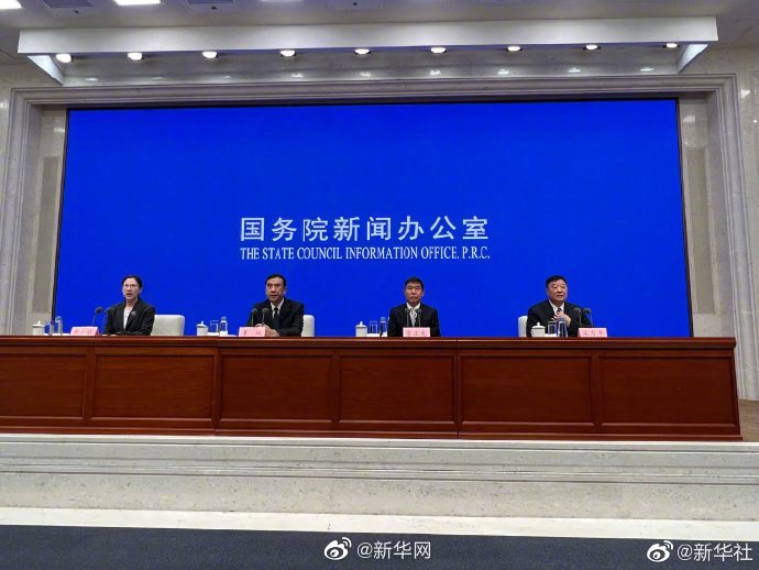 梁万年说抗击奥密克戎不等于全员核酸全域封控