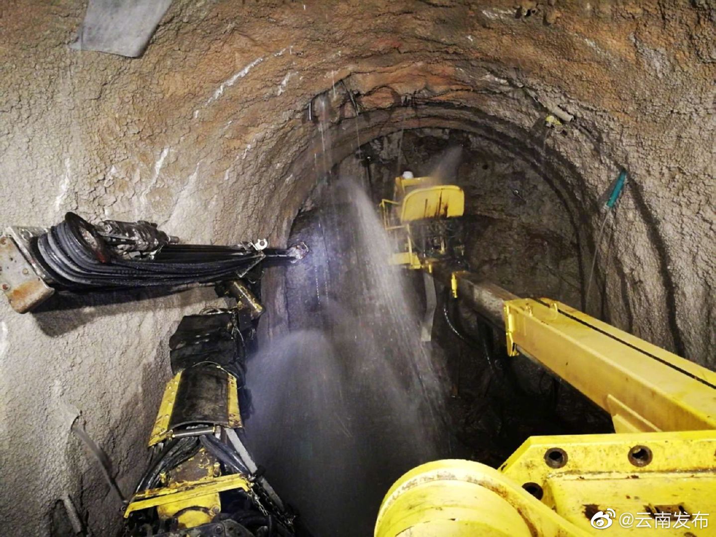 “云南发布”微博