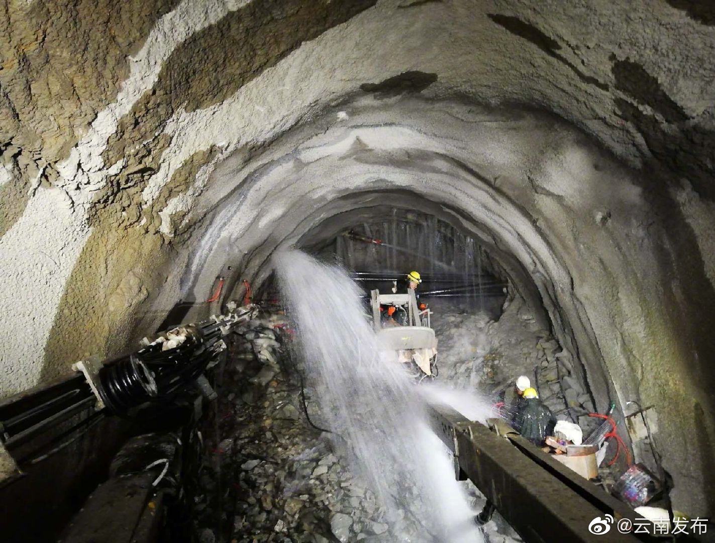 “云南发布”微博