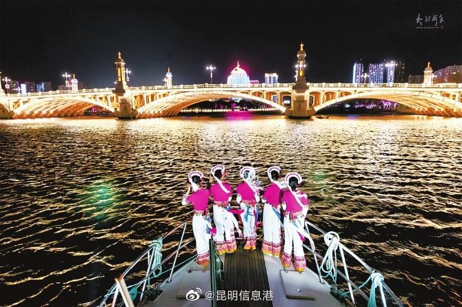 西洱河新玩法 乘游艇赏夜下关