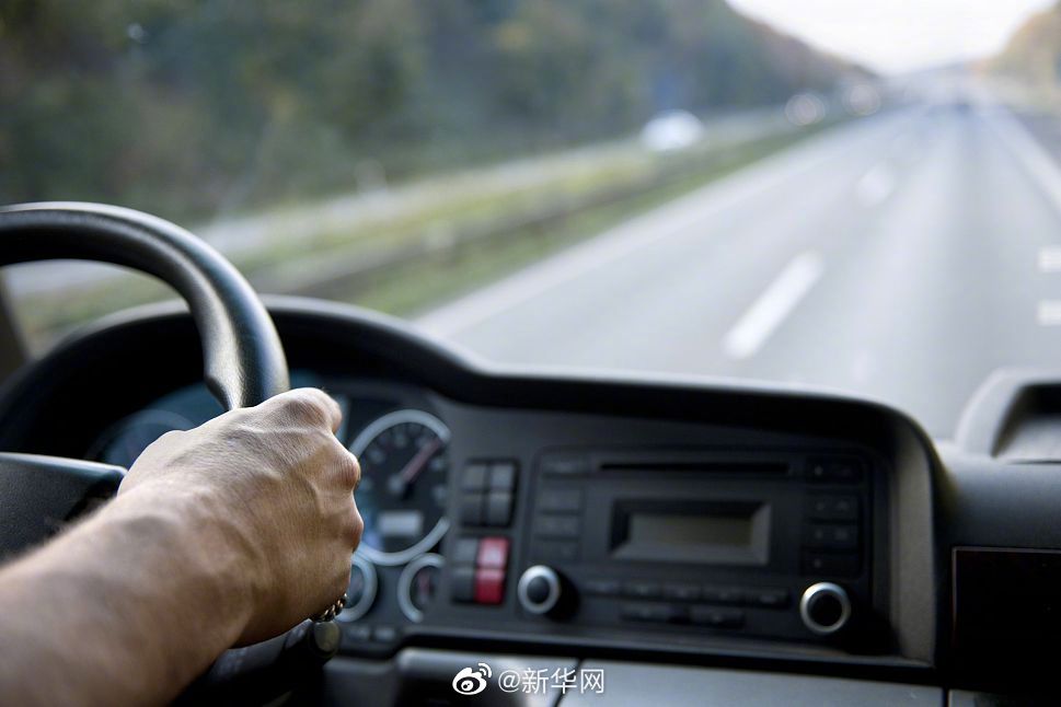 有了全国统一通行证为何许多货车司机仍人在囧途?