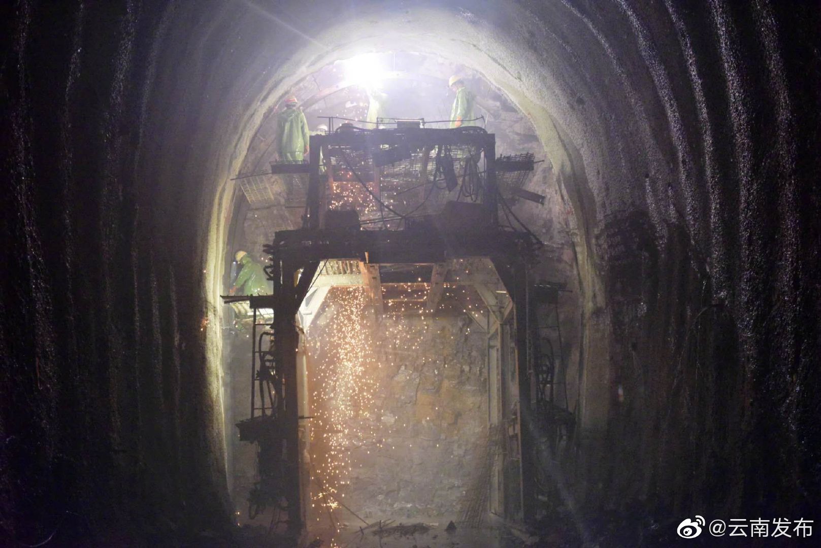 “云南发布”微博