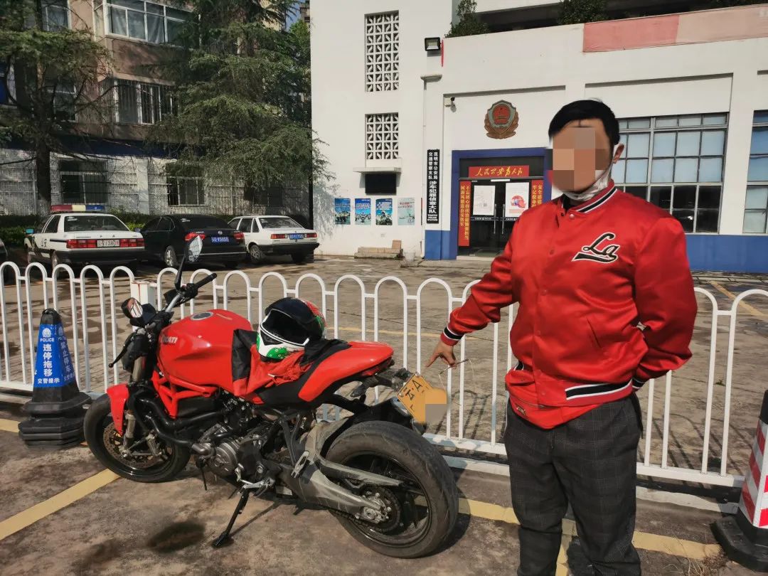 昆明交警