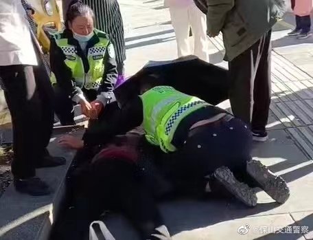保山交通警察微博