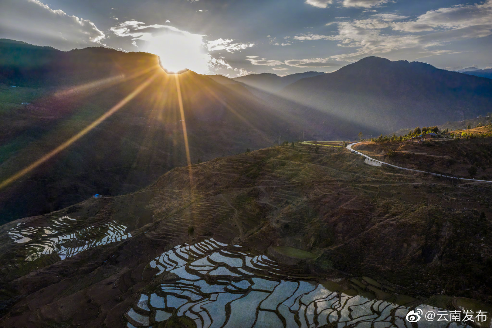 “云南发布”微博