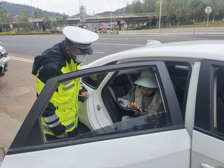 昆明交警