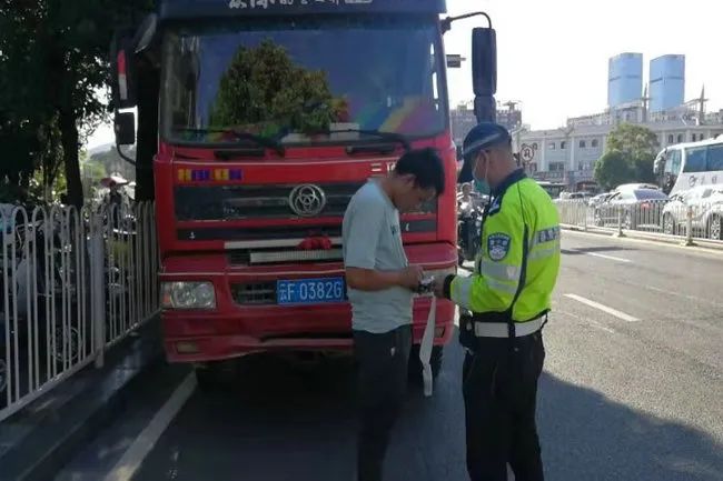 昆明交警