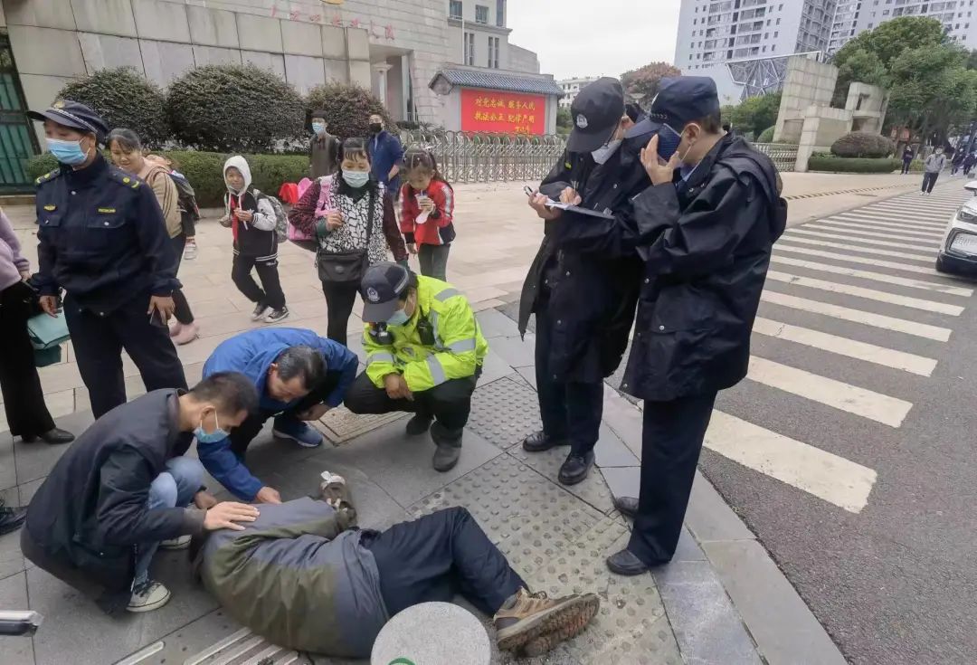 昆明交警