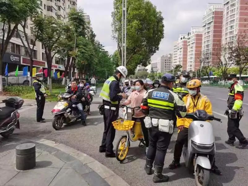 昆明交警