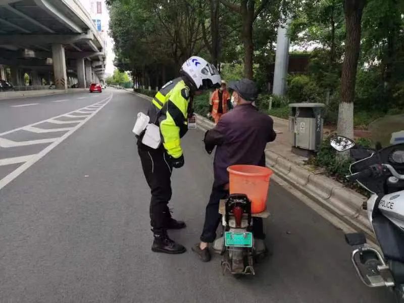 昆明交警