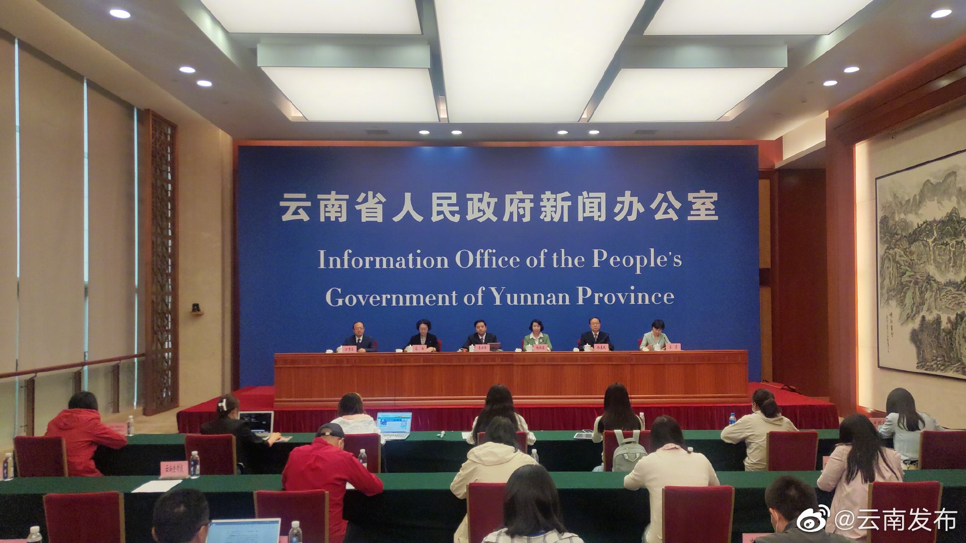 云南各学校要结合实际建立选科和选课走班的指导制度