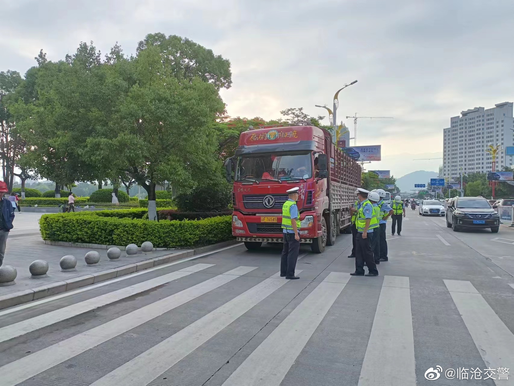 临沧交警微博
