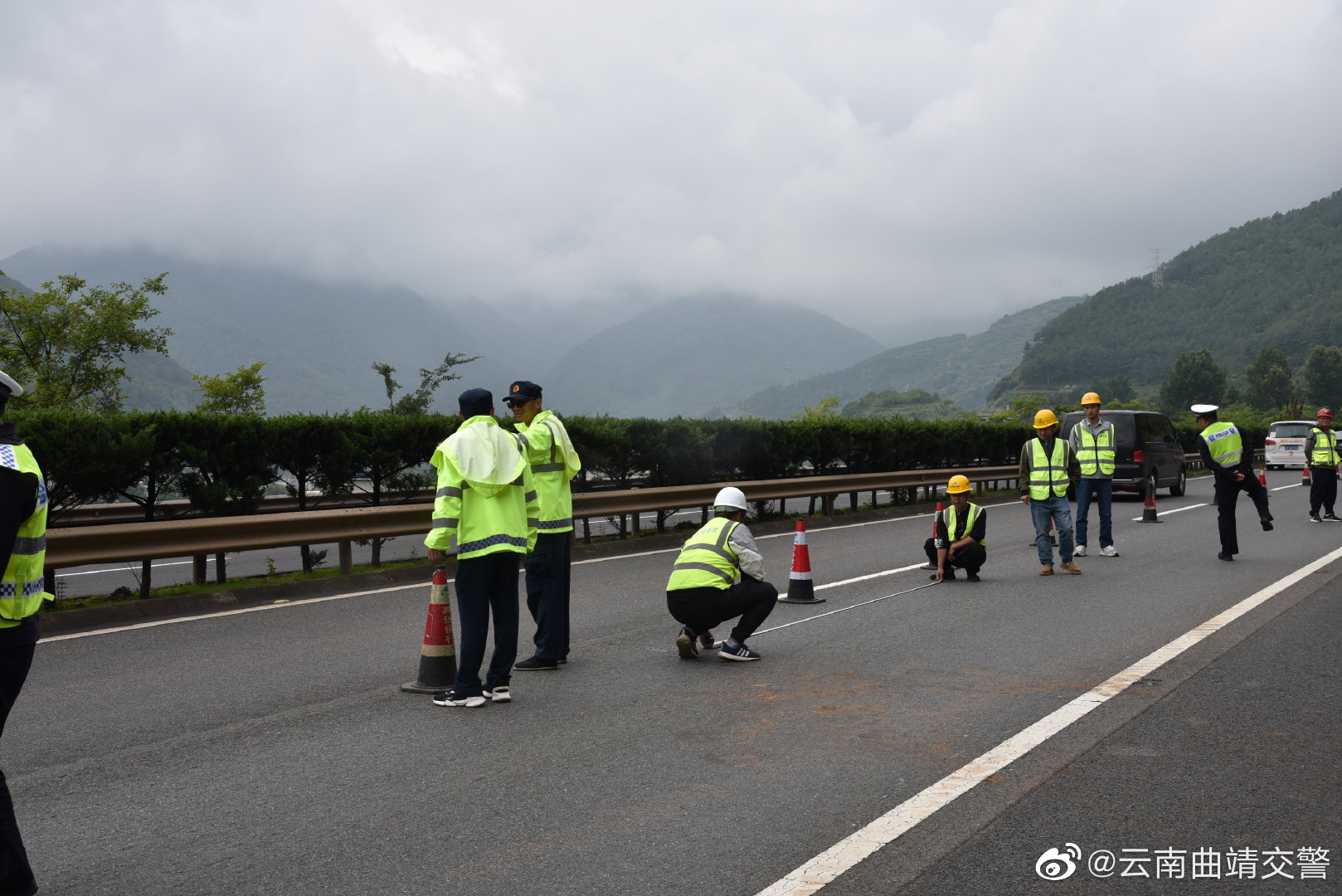 云南曲靖交警微博