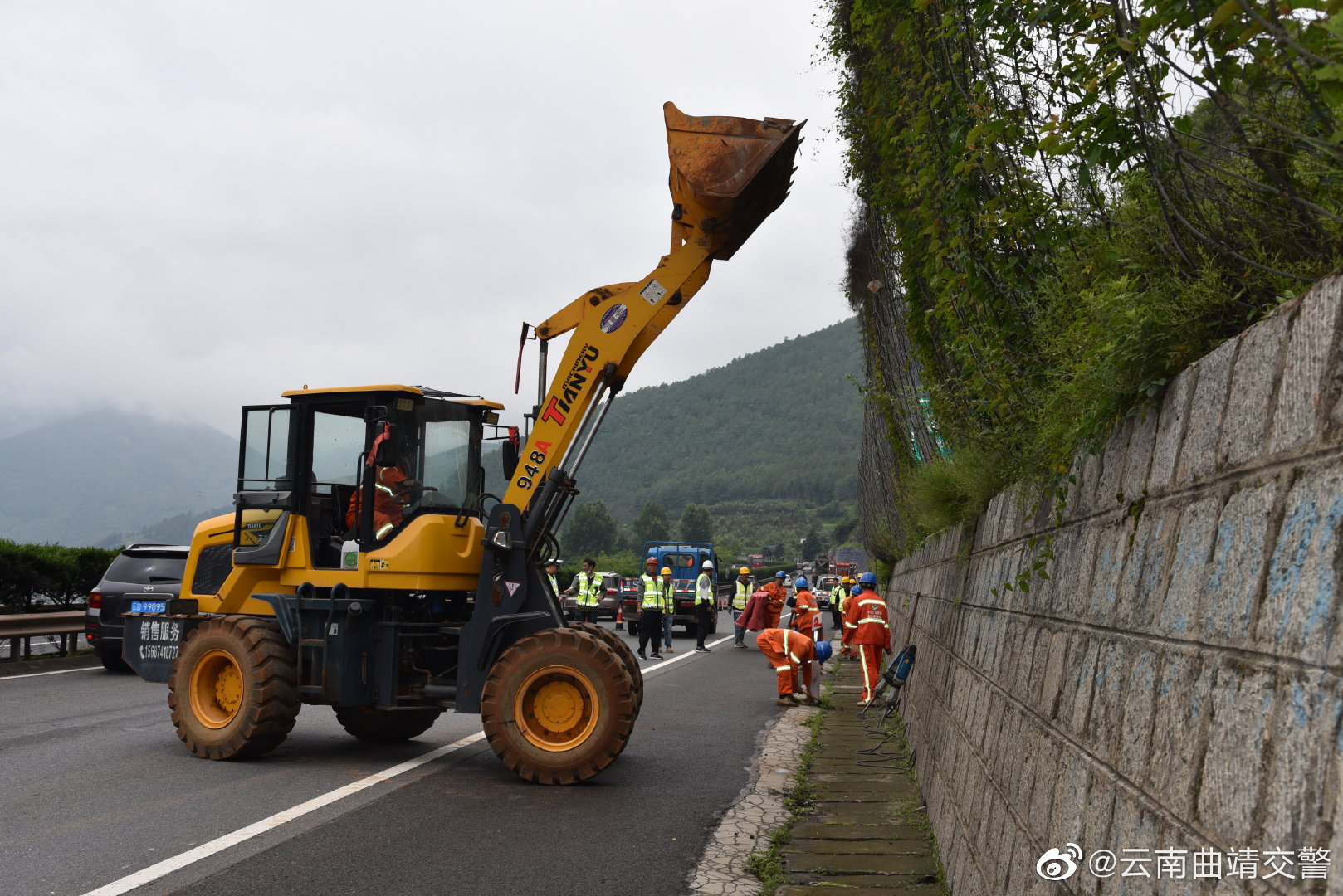 云南曲靖交警微博