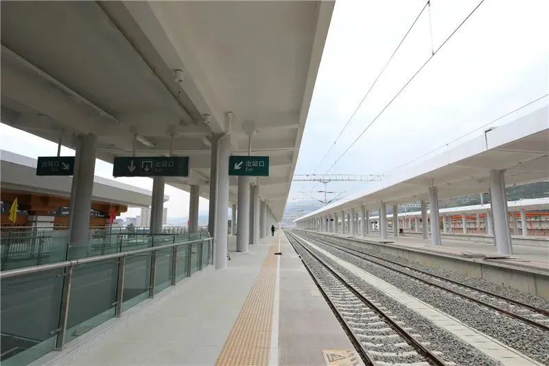 云南保山高铁站图片