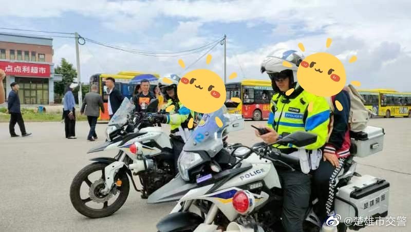 考生晕车楚雄骑警警摩护送