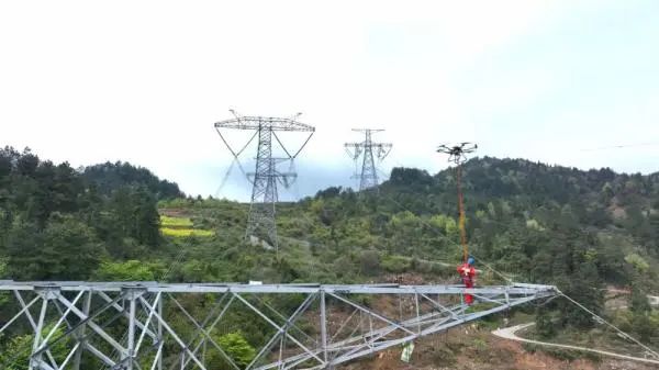 云南依法治省