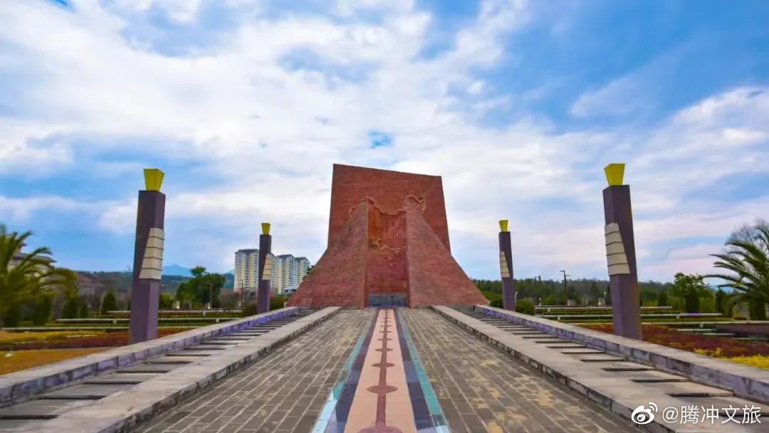 坐着公交游腾冲-5路