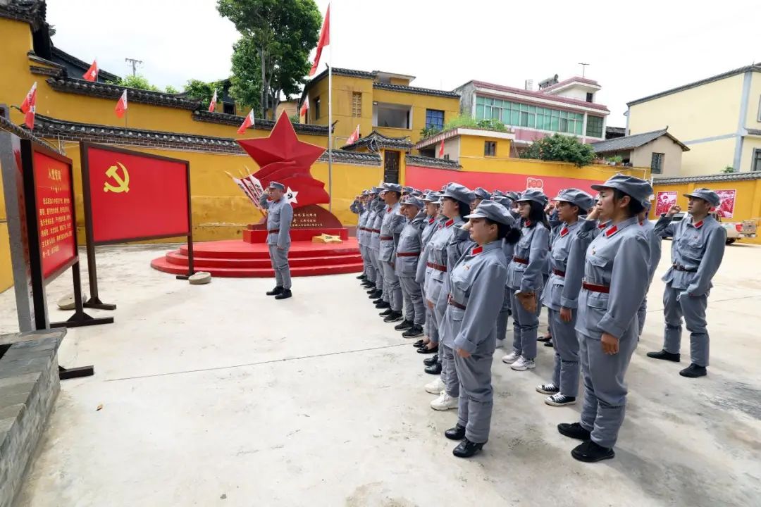 昆明轿子山旅游