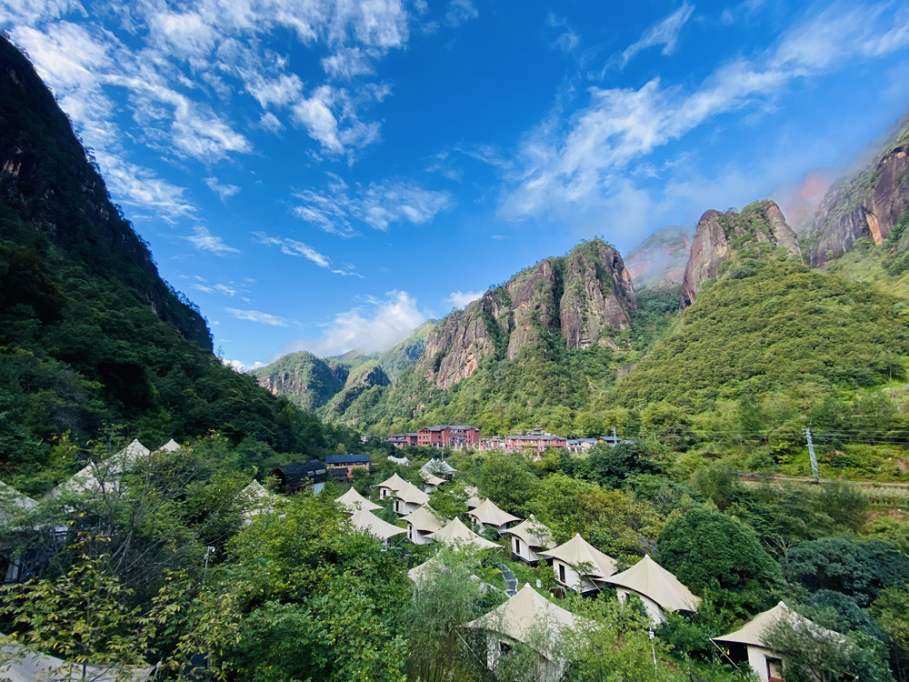 昆明轿子山旅游