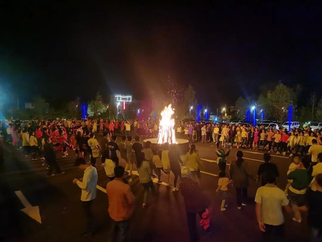 昆明轿子山旅游