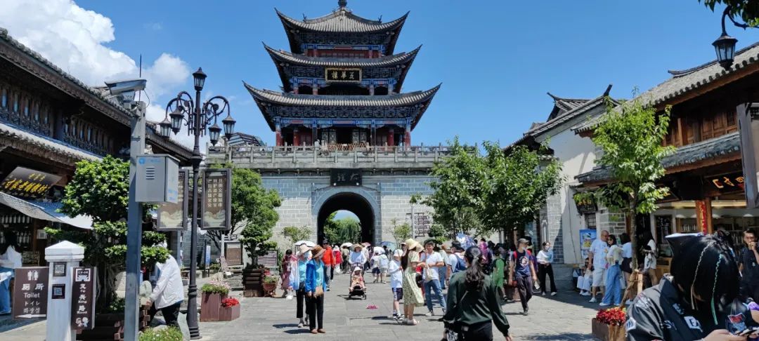 昆明轿子山旅游