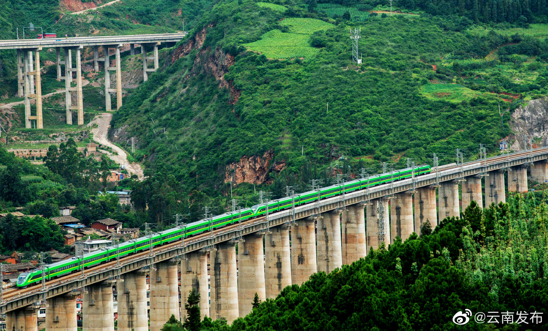 中老铁路累计发送旅客411万人次