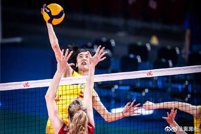 中国女排3比0横扫波兰队